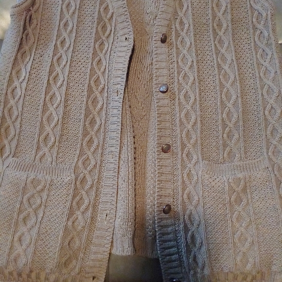 FREE Eddie Bauer vest - Picture 2 of 3